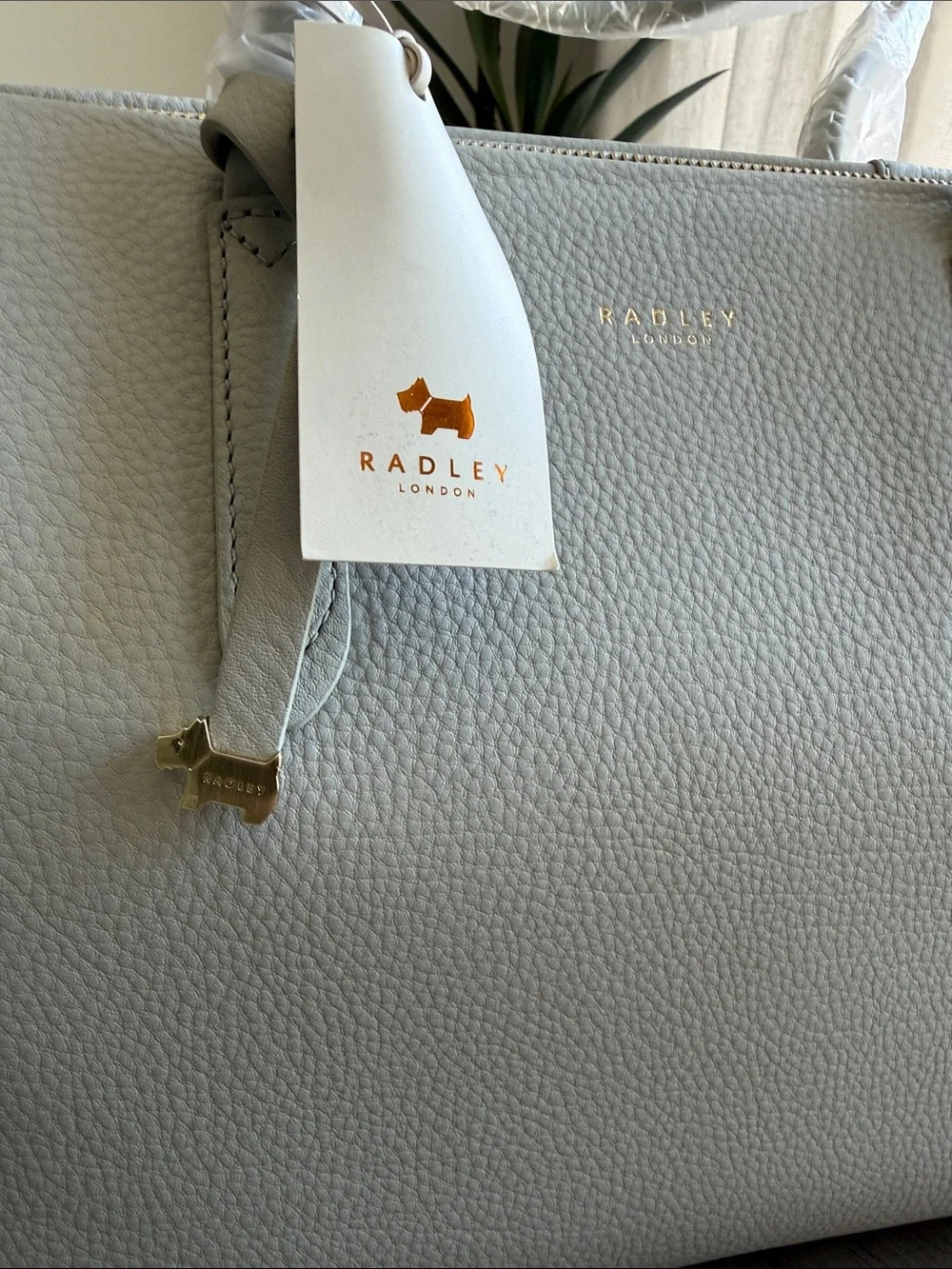 RADLEY LONDON Light Gray Pebbled Leather Zip Top Tote Bag NWT
